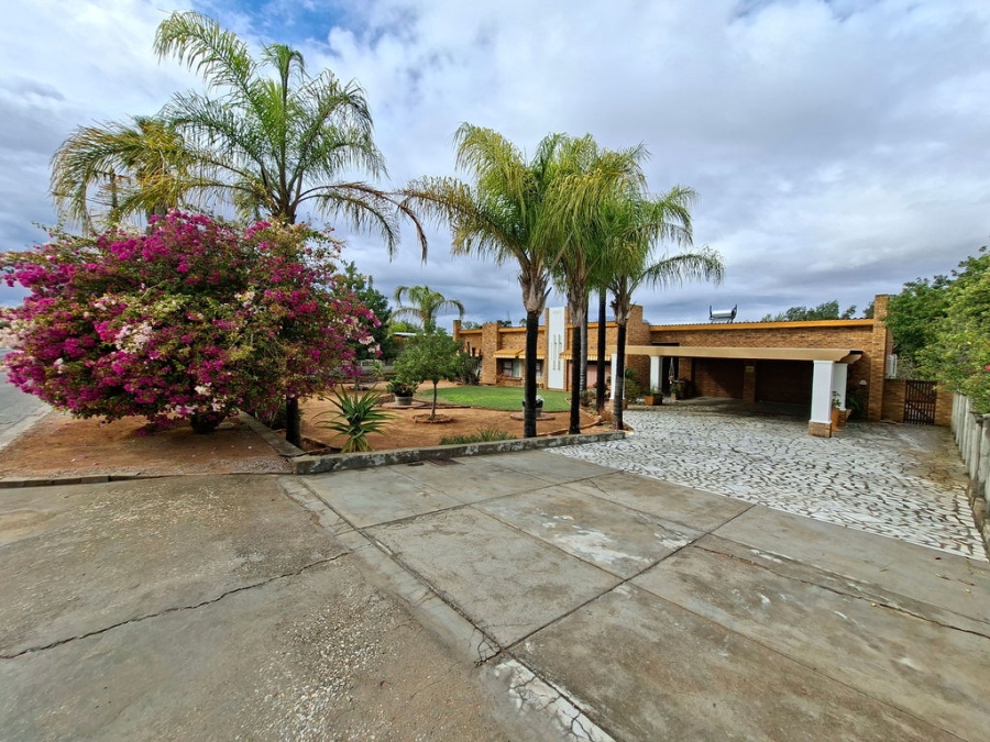 4 Bedroom Property for Sale in Vanrhynsdorp Western Cape